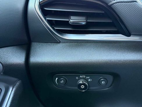 Used 2020 Chevrolet Traverse Premier image 15