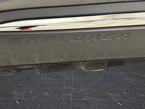 Used 2025 Ford Explorer Active w/ Active Comfort Package image 39