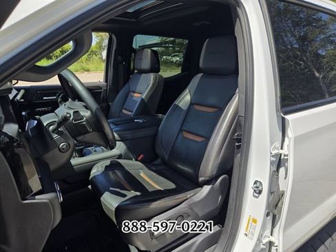 Used 2022 GMC Sierra 1500 AT4 w/ AT4 Preferred Package AWD/4WD image 11