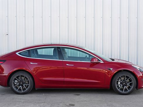 Used 2017 Tesla Model 3 Long Range image 48