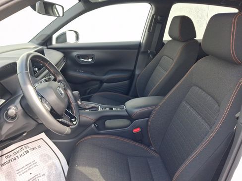 Used 2025 Honda HR-V Sport image 5