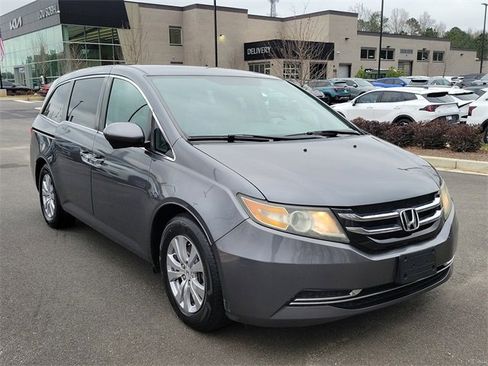 Used 2016 Honda Odyssey SE image 3