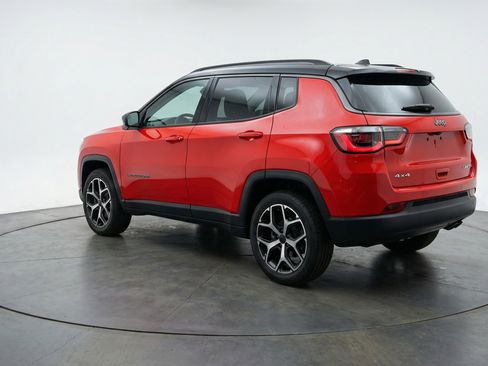 Used 2025 Jeep Compass Limited image 6