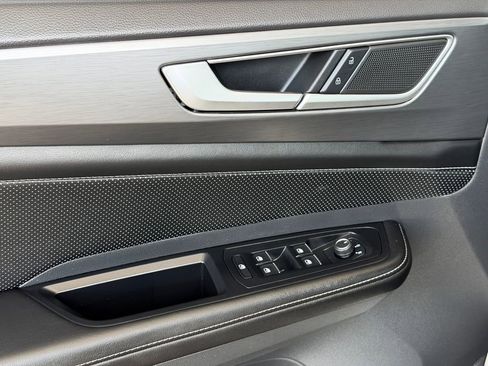 Used 2024 Volkswagen Atlas Cross Sport SE image 21