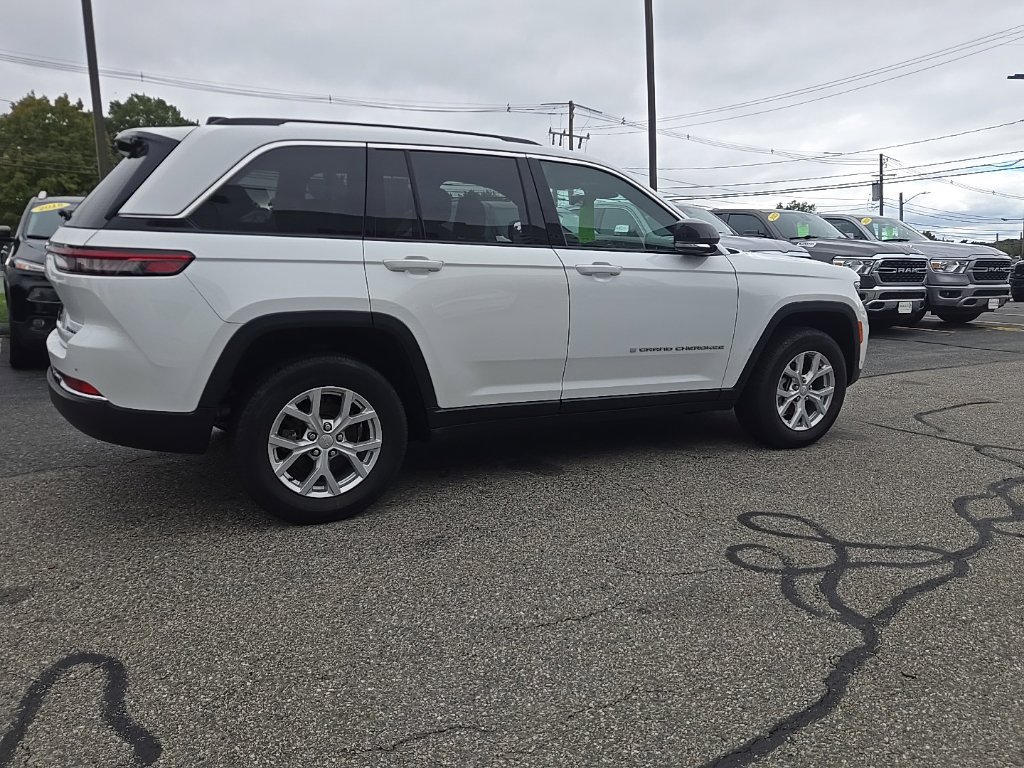 Certified 2024 Jeep Grand Cherokee Limited w/ Luxury Tech Group II AWD/4WD image 10