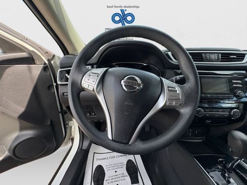Used 2014 Nissan Rogue SV w/ SV Family Package AWD/4WD image 15