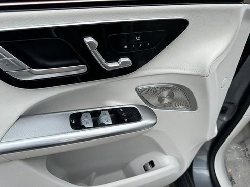 Used 2023 Mercedes-Benz EQE 350+ 4MATIC SUV w/ AMG Line Exterior Package image 19