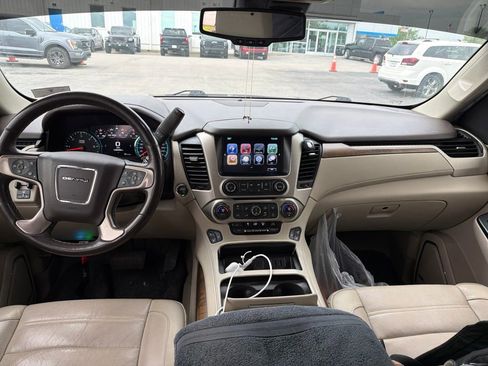 Used 2020 GMC Yukon Denali w/ Denali Premium Package AWD/4WD image 5