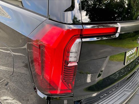 Used 2025 GMC Yukon AT4 Ultimate w/ LPO, Floor Liner Package AWD/4WD image 28