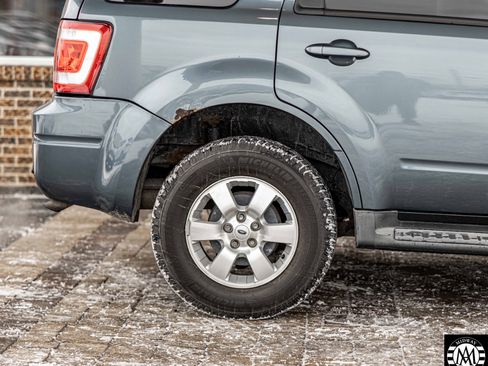 Used 2010 Ford Escape Limited image 9