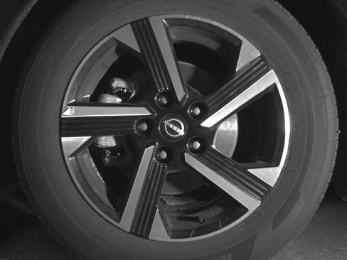 Used 2025 Nissan Sentra SV FWD image 12