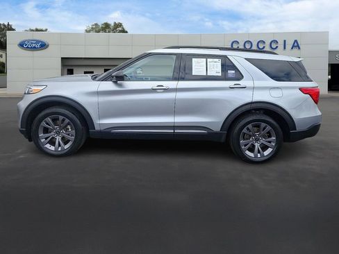 Certified 2023 Ford Explorer XLT w/ Equipment Group 202A AWD/4WD image 7