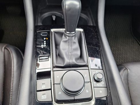 Used 2023 MAZDA MAZDA3 Hatchback w/Premium Plus Pkg image 17