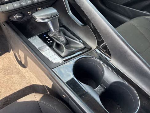 Used 2023 Hyundai Elantra SEL w/ Convenience Package FWD image 17