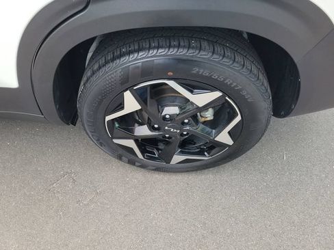 Used 2025 Kia Seltos S FWD image 7