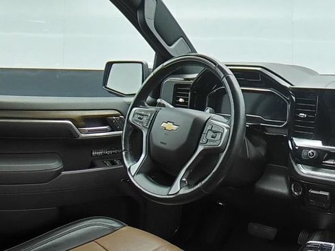 Used 2025 Chevrolet Silverado 1500 High Country AWD/4WD image 26