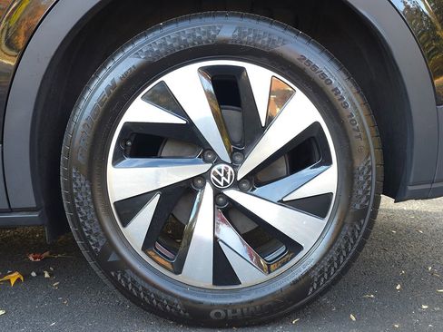 Used 2023 Volkswagen ID.4 Pro image 50