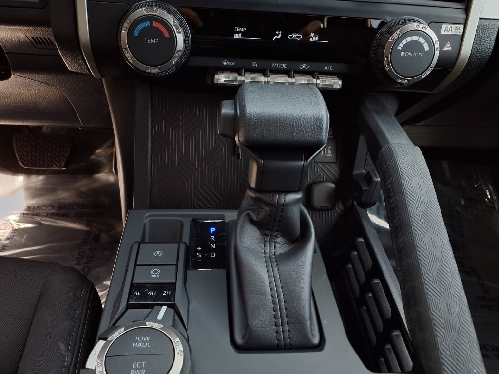 Certified 2025 Toyota Tacoma SR5 AWD/4WD image 12