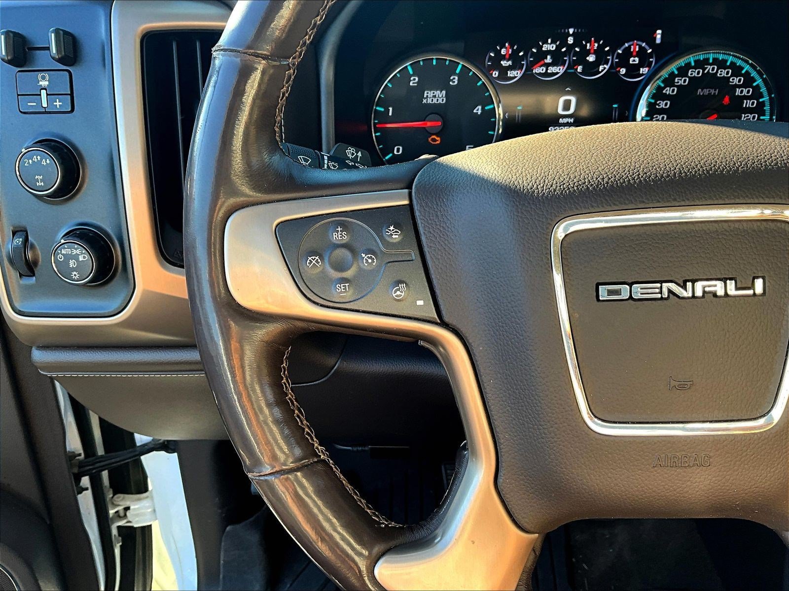 Used 2017 GMC Sierra 2500 Denali w/ Duramax Plus Package AWD/4WD image 12