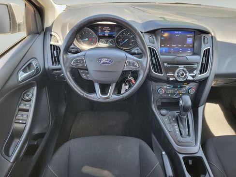 Used 2018 Ford Focus SEL w/ Cold Weather Package FWD image 17