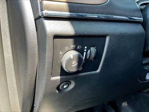 Used 2017 Jeep Grand Cherokee Limited w/ Trailer Tow Group IV AWD/4WD image 38