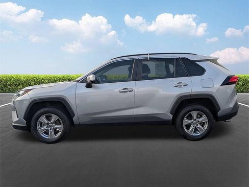 Used 2024 Toyota RAV4 XLE AWD/4WD image 8