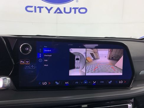 Used 2026 Chevrolet Traverse LT w/ Sun and Wheel Package FWD image 27
