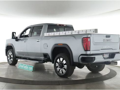 Used 2026 GMC Sierra 2500 Denali w/ Denali Reserve Package AWD/4WD image 8