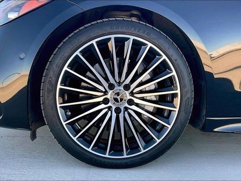 Used 2024 Mercedes-Benz C 300 Sedan image 9