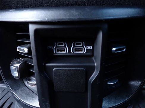 Used 2024 RAM 2500 Big Horn w/ Night Edition AWD/4WD image 9