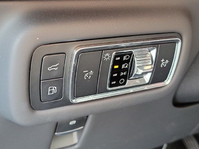Used 2024 Lincoln Nautilus Reserve w/ Equipment Group 202A AWD/4WD image 11