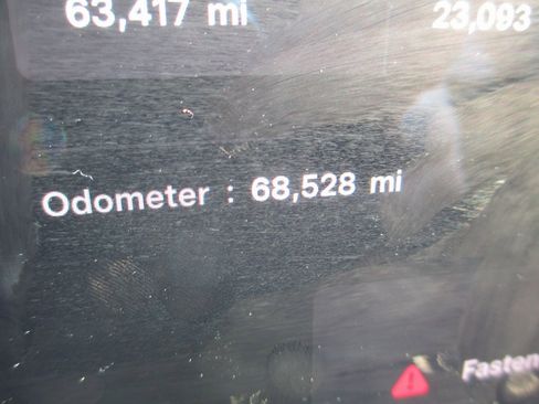 Used 2021 Tesla Model S Plaid image 25