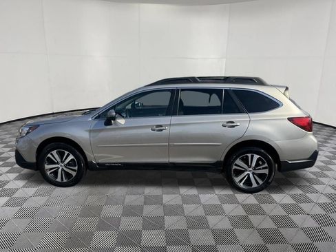 Used 2018 Subaru Outback 3.6R Limited AWD/4WD image 7