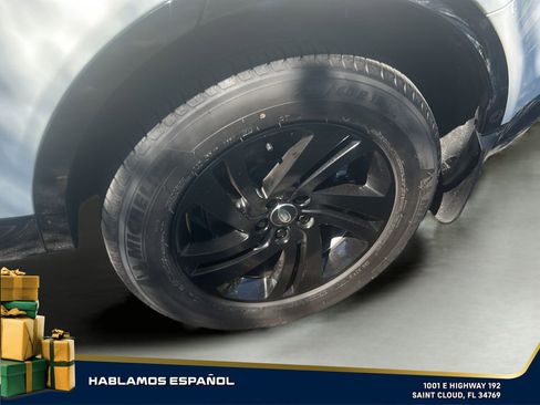 Used 2024 Land Rover Discovery Sport Dynamic SE image 11