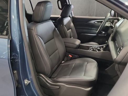 Used 2025 Chevrolet Traverse LT w/ Sun and Wheel Package AWD/4WD image 35