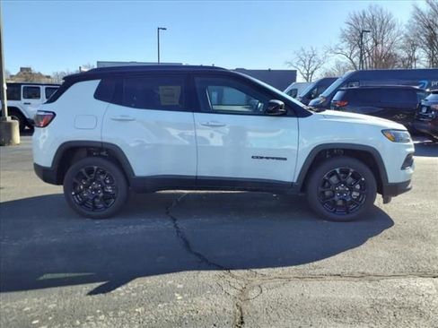 New 2024 Jeep Compass Latitude w/ Convenience Group image 8