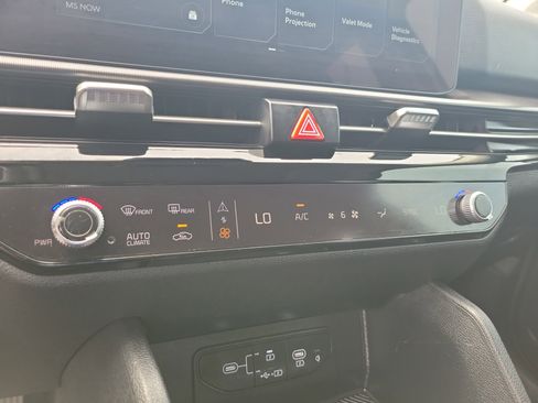 Used 2026 Kia Sportage EX w/ EX Panorama Roof Package image 28