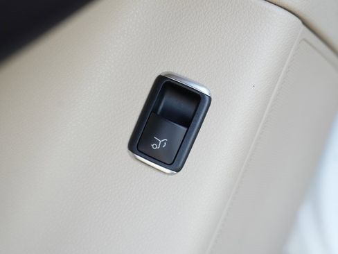 Used 2018 Mercedes-Benz GLE 350 4MATIC w/ Premium 1 Package image 31