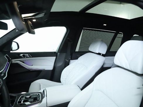 Certified 2025 BMW X7 xDrive40i w/ M Sport Package image 23