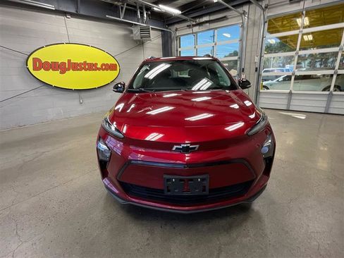 Used 2022 Chevrolet Bolt EUV Premier w/ Sun & Sound Package FWD image 8