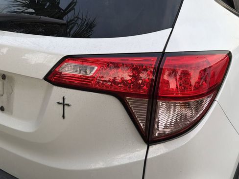 Used 2017 Honda HR-V EX image 11