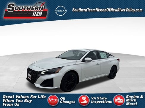 New 2026 Nissan Altima 2.5 SV w/ SV Special Edition Package AWD/4WD image 1