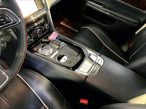 Used 2014 Jaguar XJ L Portfolio AWD/4WD image 16
