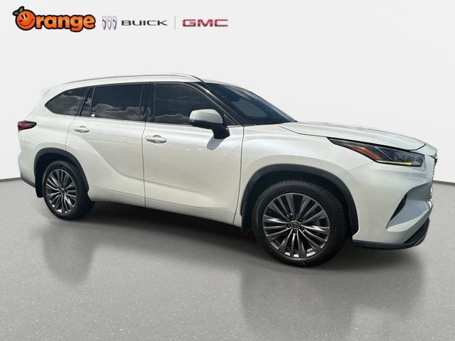 Used 2020 Toyota Highlander Platinum AWD/4WD image 2