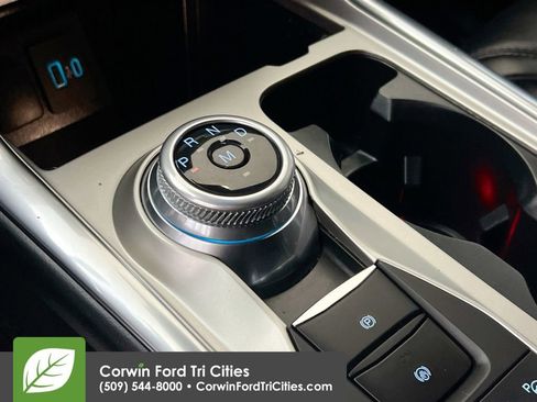 Used 2020 Ford Explorer Platinum image 10