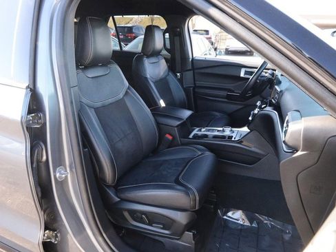 Used 2022 Ford Explorer ST image 28