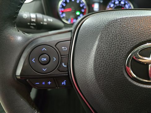 Used 2019 Toyota RAV4 XLE Premium FWD image 14