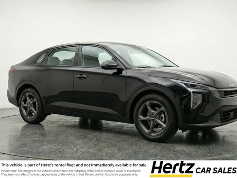 Used 2025 Kia K4 LXS FWD image 1