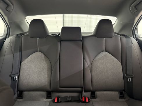 Used 2022 Toyota Camry LE FWD image 33