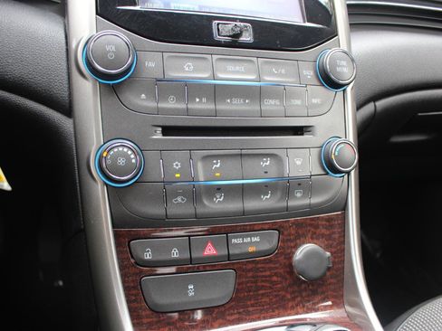Used 2013 Chevrolet Malibu LT image 26